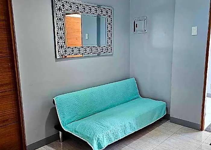 Flora's 2* Cebu Stadt